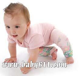 冬季最好别给宝宝穿开裆裤