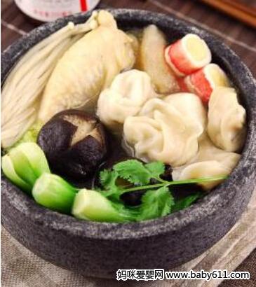 鲜菌鸡腿云吞汤煲