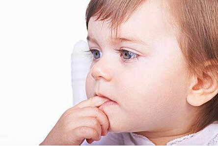 帮助宝宝改掉吃手指的习惯