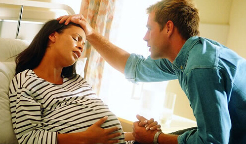 别用仰卧姿势分娩 易难产