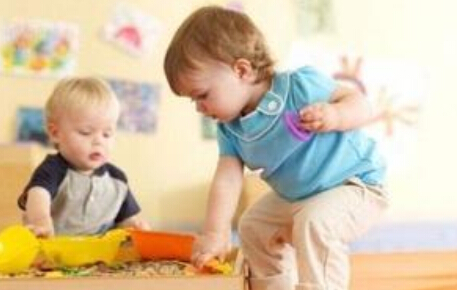 游戏让宝宝发现色彩的奥秘