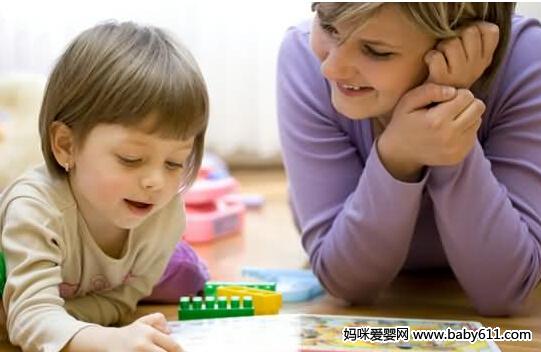 家庭启蒙教育新时尚 把宝宝放进课本里