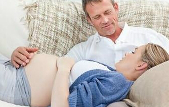 抚摸胎教不等于“乱摸肚皮”