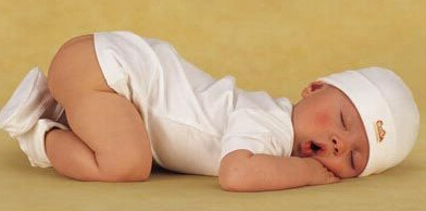 让宝宝在黄金期睡出“明星脸”