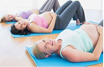 准妈妈常运动宝宝爱“做操”