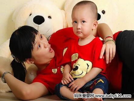 单亲家庭的孩子与学校关系