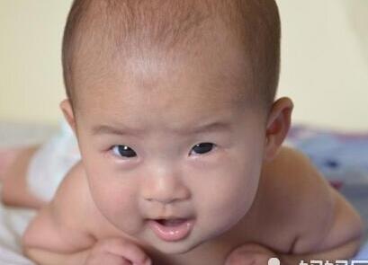 新生儿不好玩?这7种小游戏肯定超喜欢