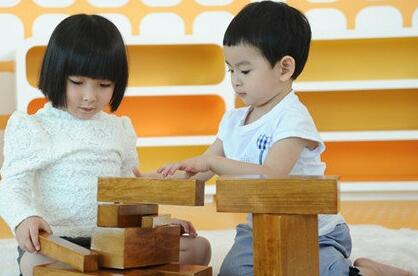 如何拓展宝宝的社交能力?