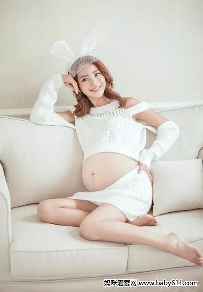 �ٱ���Ů��