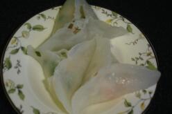 三角水晶虾仁饺子