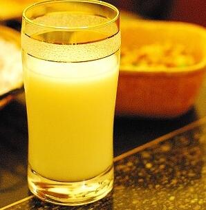 ���۶���