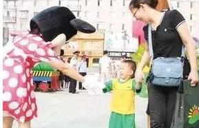 ������԰�󣬼ҳ���5����С������ǧ�������