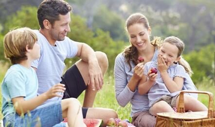 孩子的智力开发 家长陪玩很重要