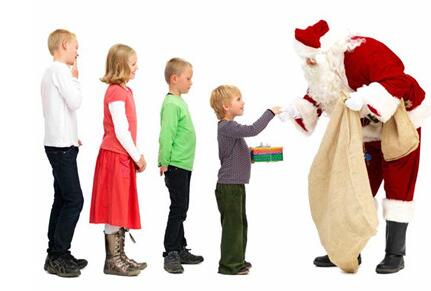 中国人坐飞机都爱挤 规则至上的美国孩子难理解