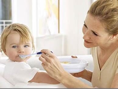 看美国妈妈怎样宝宝添加辅食