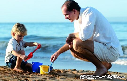 国外育儿新时尚:赤脚爬