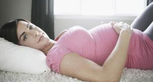 与胎儿最好的沟通是抚摸