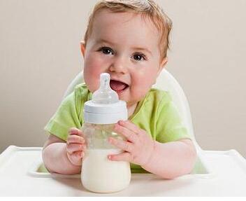 �˹�ι����������ˮ�н���