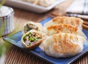 猪肉芥菜煎饺子