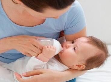 新生儿奶粉喂养注意事项