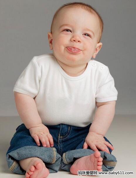 如何应对新生儿吐奶