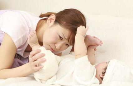 缓解初生婴儿便秘的小妙招