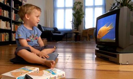 如何引导宝宝合理看电视?