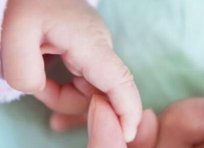 让触觉更灵敏 训练新生宝宝触觉这样做