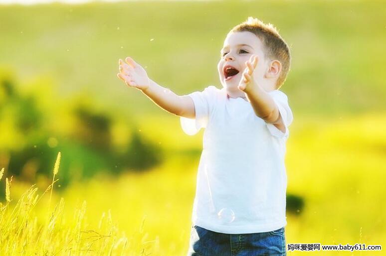 �߳�Ӥ�׶����ڽ���������