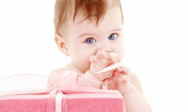 宝宝智力发育靠什么 看看受什么影响