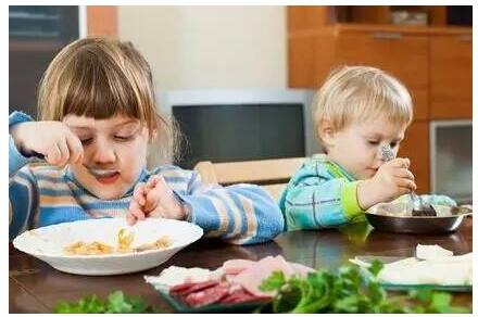 揭开幼儿饮食“美”的面纱 小心美食陷阱