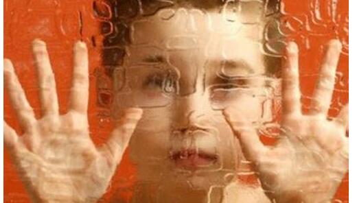 发现小孩有轻微自闭症怎么办呢?