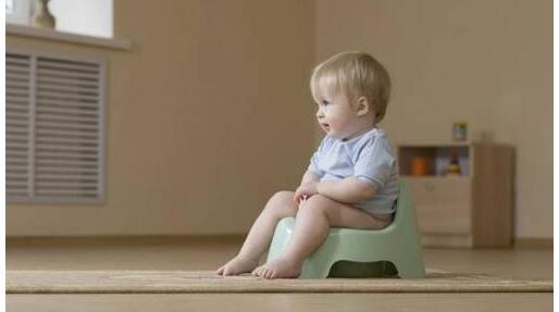 新生儿奶粉喂养期间 有这三个表现说明吃多了消化不了