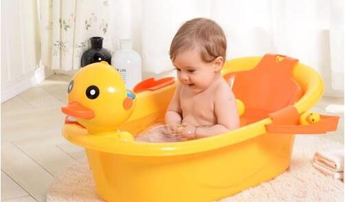 冬季天冷 宝宝洗澡注意4件事