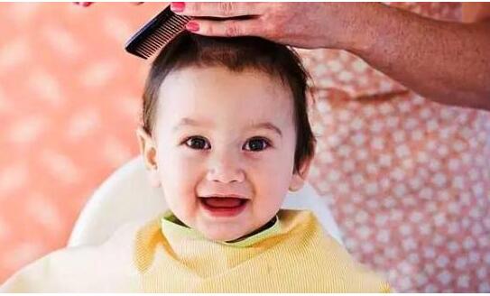 学会五招宝宝剪头发不哭闹