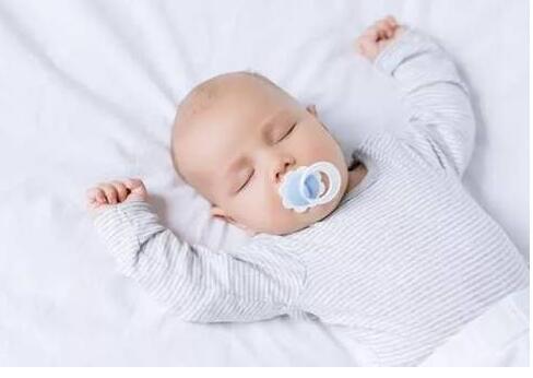 宝宝的睡眠时间表值得育儿嫂珍藏