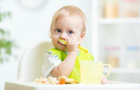 湿疹从医学上定义为发生在表皮层及浅真皮层的炎症性皮肤病。其实,简单的说,湿疹就是皮肤的炎症。