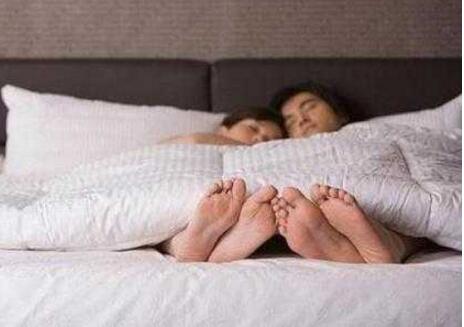 怀孕中期性生活需要注意什么