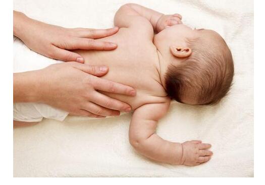 给宝宝护理痱子时最常见的误区,你中枪了吗?