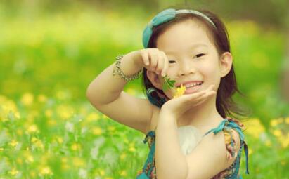 ����������������ʱ������������Ҫ�����ӵ����ţ�Ů�������־�Ӧ����Ů����������ˣ����Ը�����ȡ��ʱҪ���Ϻ��ӵ��Ը�����������ͺ�С��һ���������ɣ�