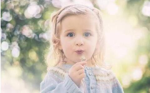 如何改变孩子不爱说话的状况