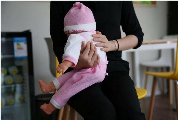 为啥“拍嗝”了还吐奶?新手爸妈赶紧了解一下