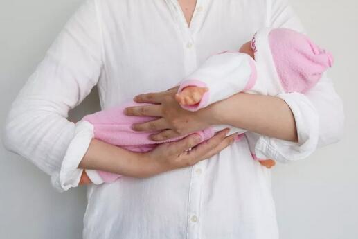 0-3个月宝宝护理指南,新手爸妈别犯错!