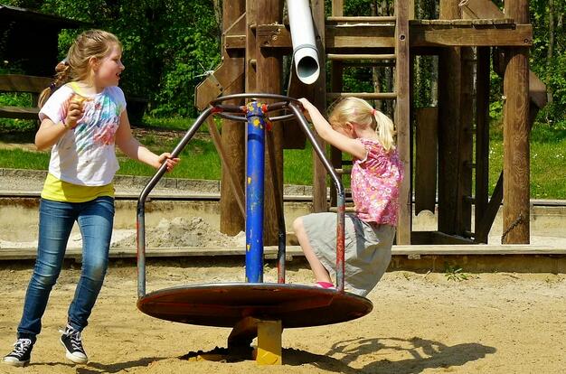 培养幼儿与同伴交往的能力