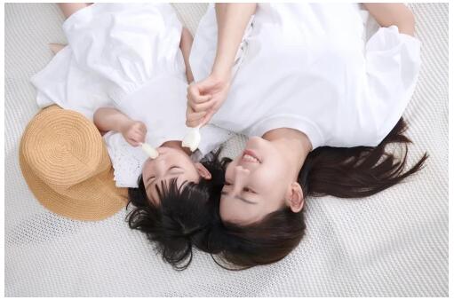 ���Ҳ�ʿ�����������Ƴ�ĸ�׽��ر���