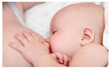 产后初乳对宝宝有哪些意义
