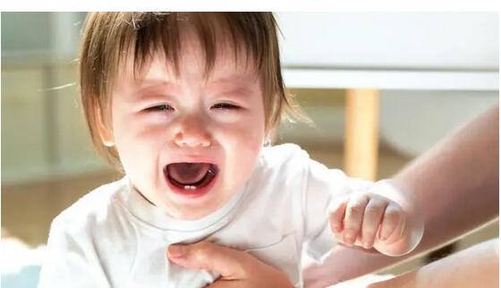 宝宝为何总是假哭?