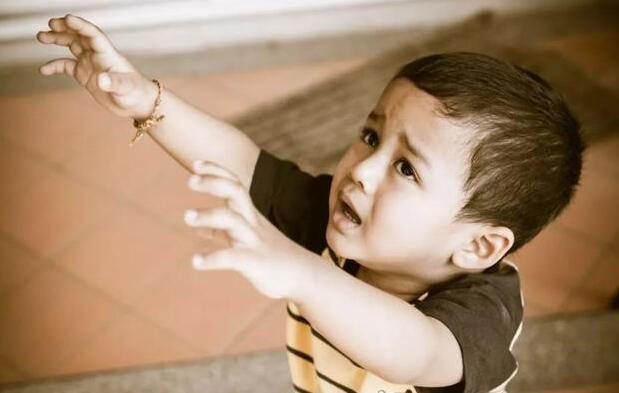 分离焦虑源于健康自恋的发展