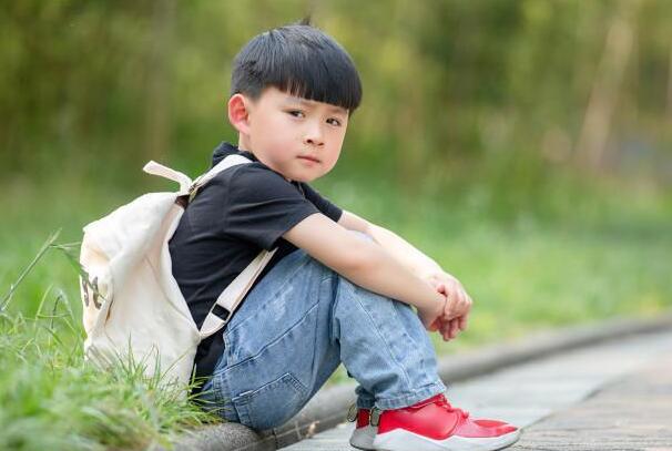 孩子第一次去幼儿园,怎样缓解孩子入园焦虑症?