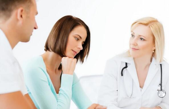 如何降低胎儿发育出现风险的几率?